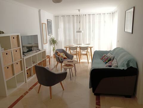 Popular Airbnb listing: Flat with Terrace A/C 6p in CityCenter 1,5km Beach in Olletas