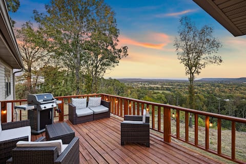 The Clubhouse (Views, Hot Tub, Fire Pit & More)