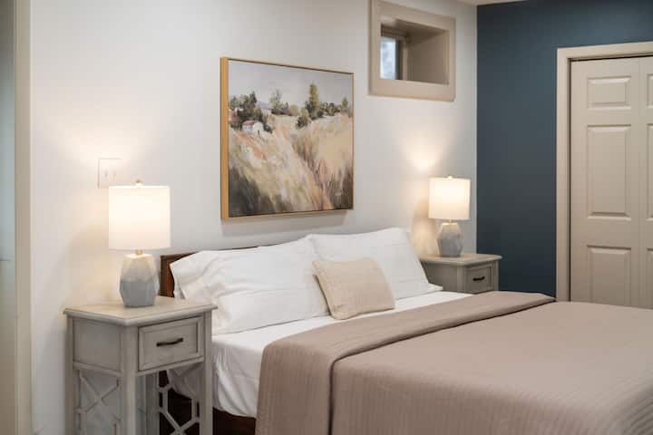 Nelly's Chalet // Bedroom 4 - King