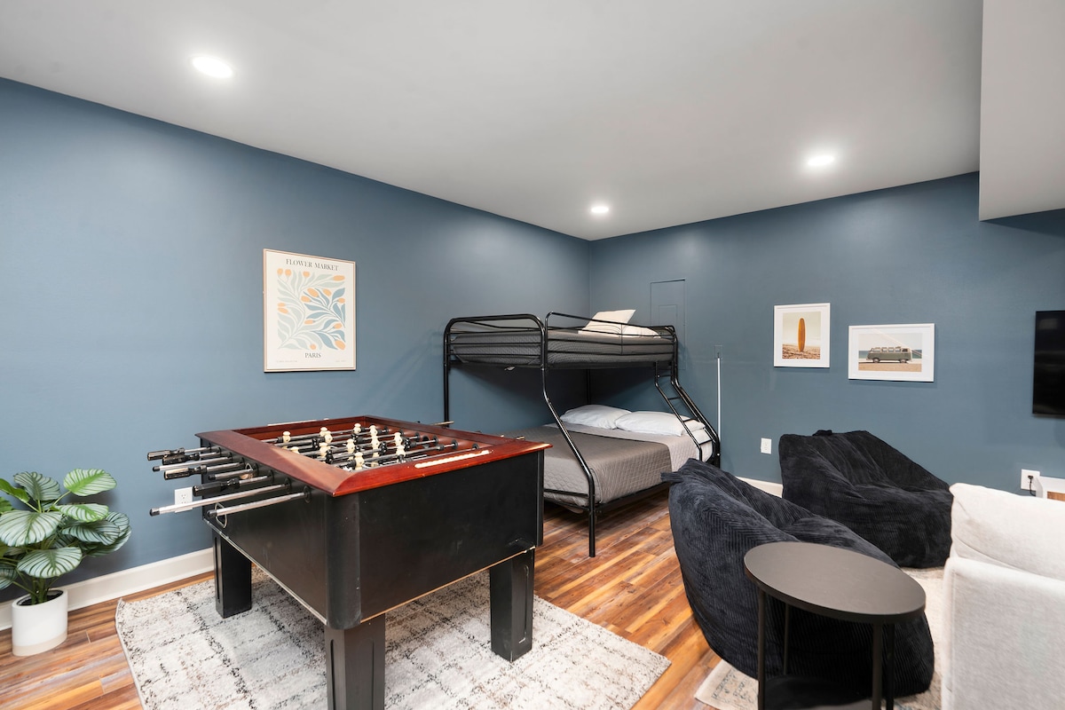 Nelly's Chalet // Family Game/BedRoom with 2 bunk beds 