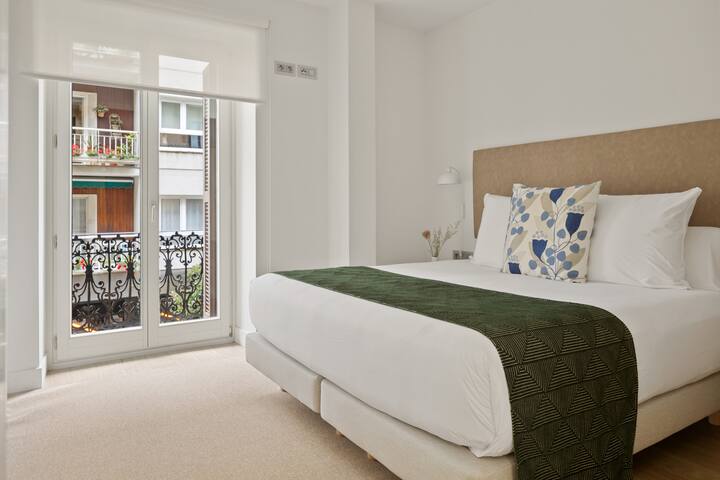 Easo Suite 7 by FeelFree Rentals gallery image 5