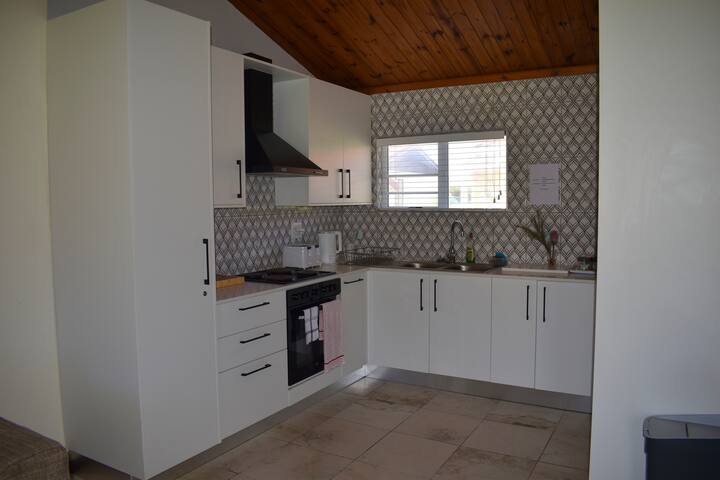 Family Escape! 2BR Cottage Walk to Fish Hoek Beach gallery image 3