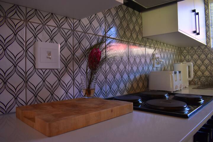 Family Escape! 2BR Cottage Walk to Fish Hoek Beach gallery image 2