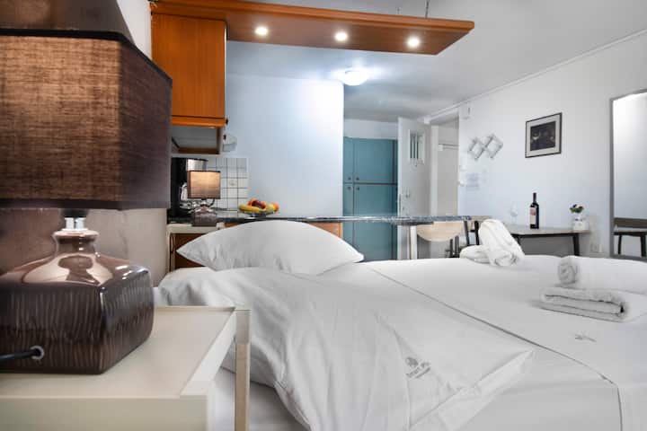 Central Studio In Downtown - Heraklion