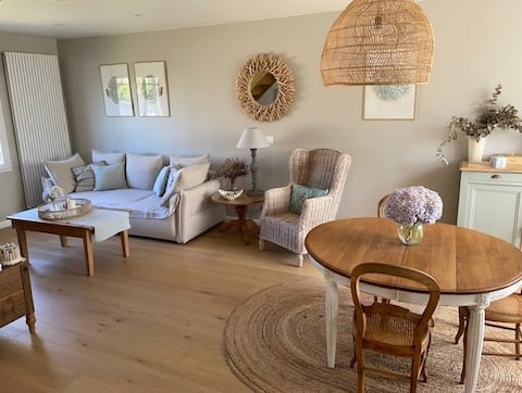 Top performing Airbnb: Ker Jagu Seaside House in Pleumeur Bodou