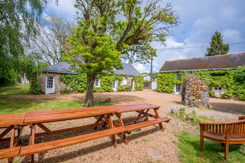 Les Maudines, property in the Angevin countryside