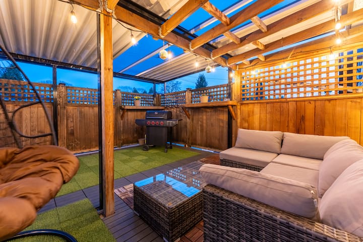 Mountain View, King Bed, BBQ & Near Downtown