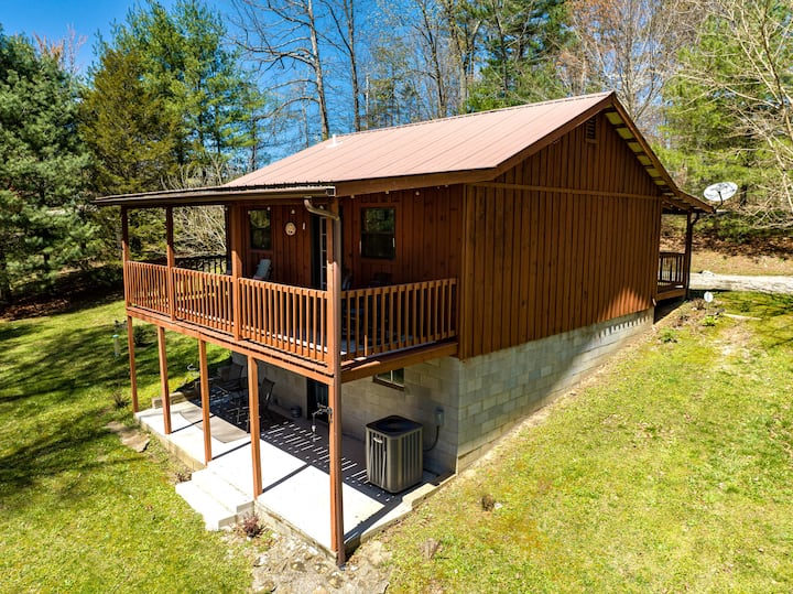 Winter rates! Relaxing pet friendly cabin near RRG