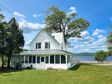 Lakefront Cottage on Mascoma with Large Sandy Beach