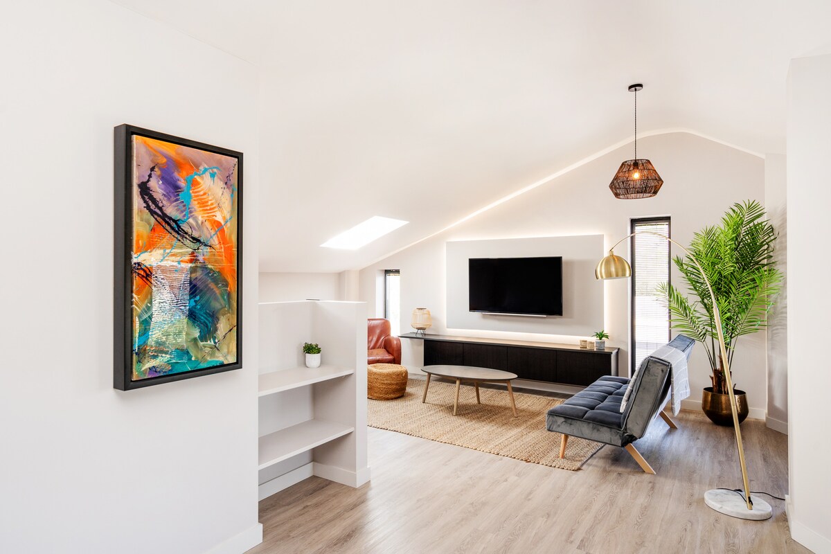Top Airbnb: Modern Studio in Long Ashton in Long Ashton