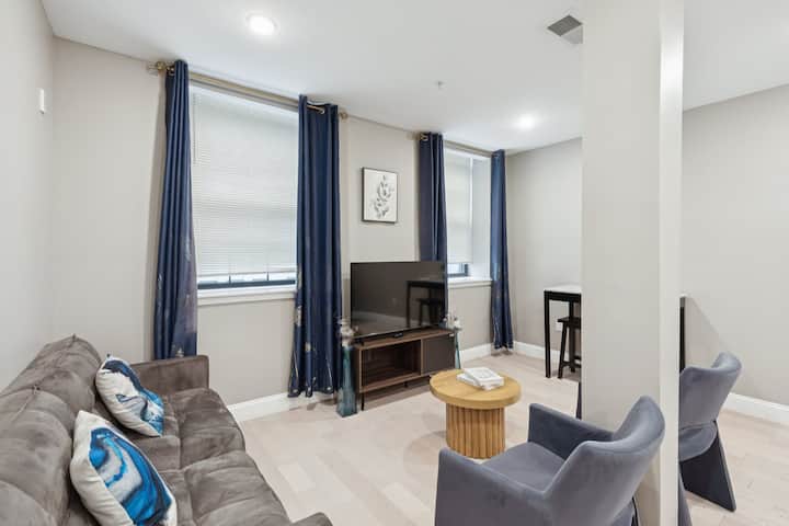 Sal | Chic & Cozy 1br/1ba Suite At City Hall - 14 - Hawthorne - Philadelphia