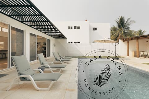 Casa Palma, Tropical Beach House for 12 Guests