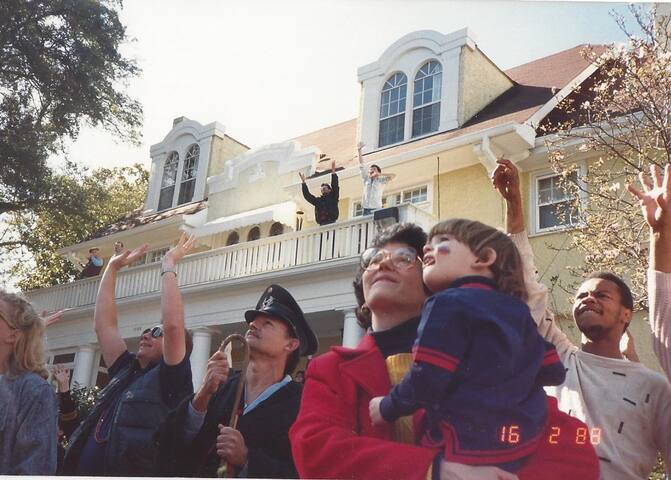 Mansion in the Garden District gallery image 5