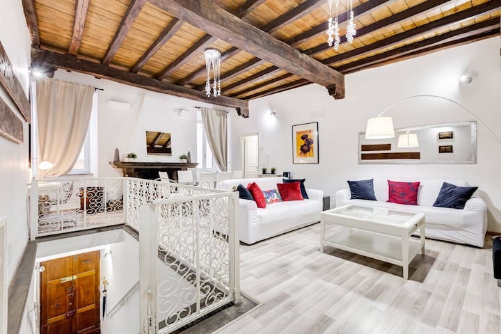 Campo de Fiori – Elegant 2BR with private entrance