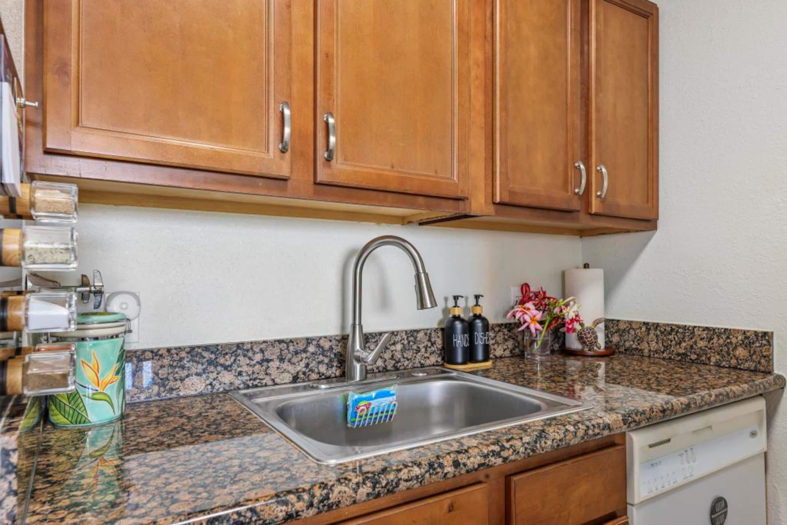 Condo in Kihei · ★5.0 · 1 bedroom · 2 beds · 1 bath - Image 10