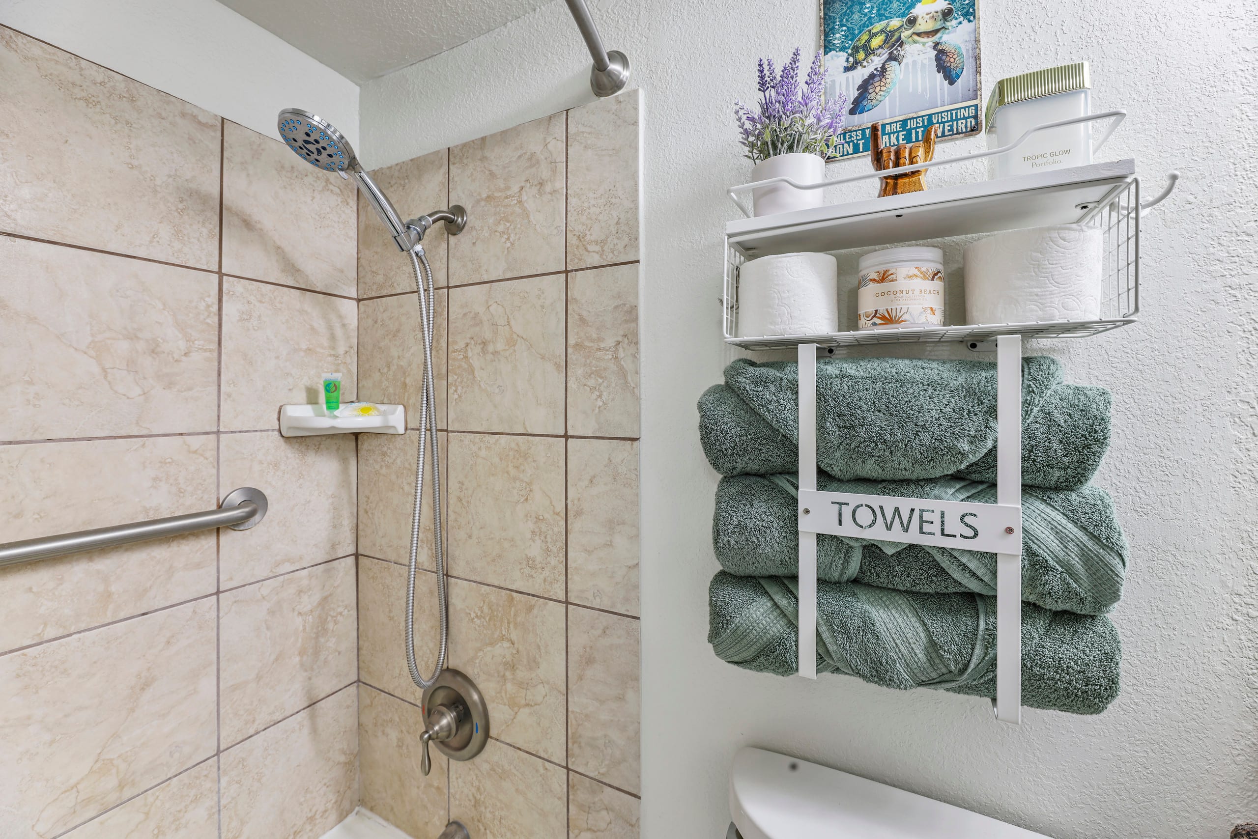 Condo in Kihei · ★5.0 · 1 bedroom · 2 beds · 1 bath - Image 19