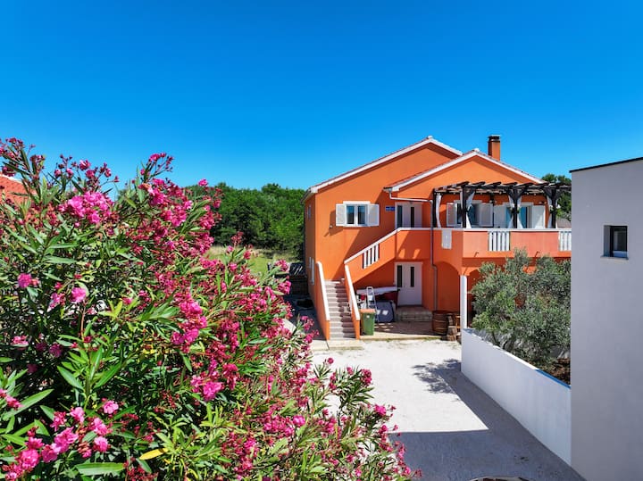 2br W/large Private Balcony-perfect For Relaxing! - Croazia