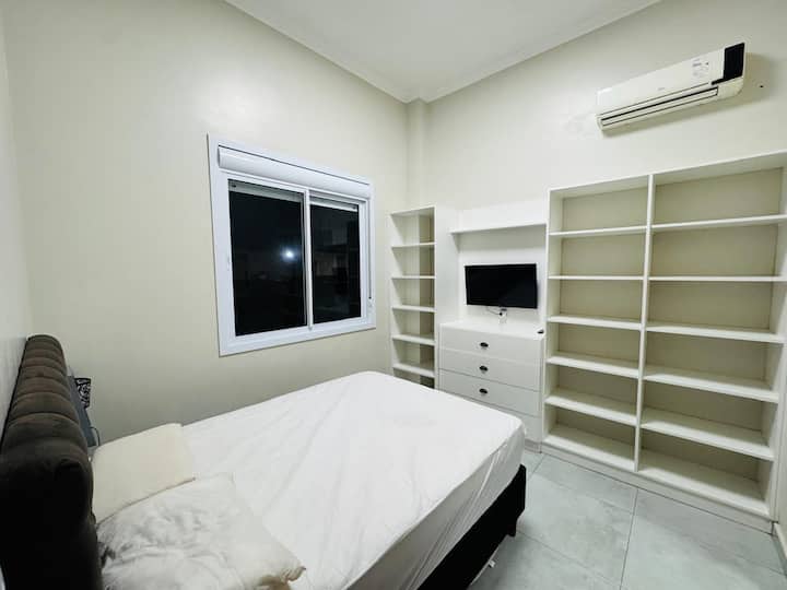 Barrio con el pie derecho de 4 metros de altura que proporciona una casa completamente fresca sin importar la temperatura exterior.