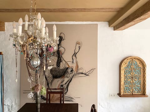 Top Airbnb: Bohemian workshop in historischer Scheune in Oberhavel