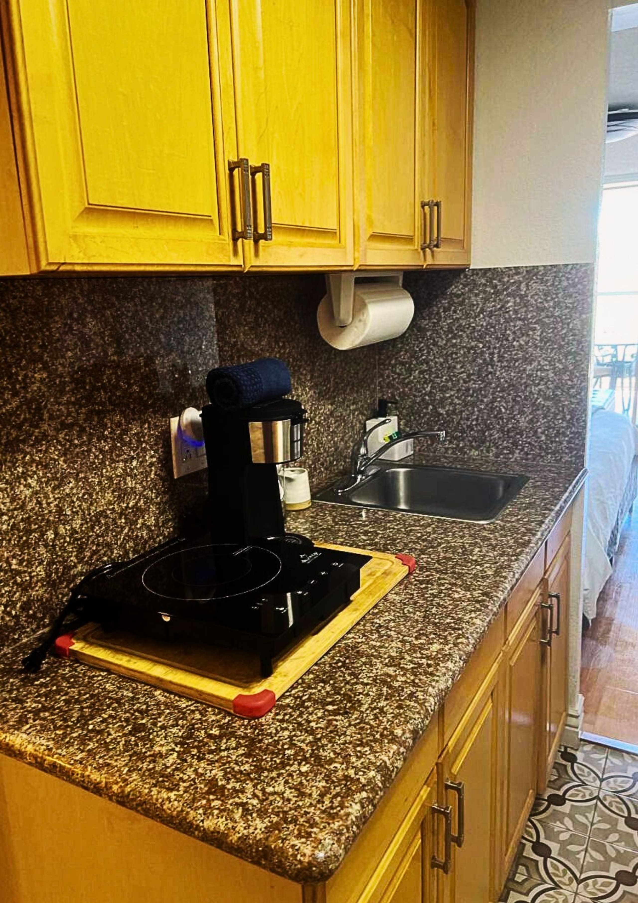 *29th Flr Cozy Studio in the Heart of Waikiki - Image 4