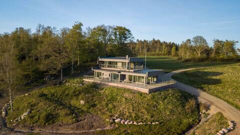 Luxury 3 Bedroom Modern House (Nature Experience)