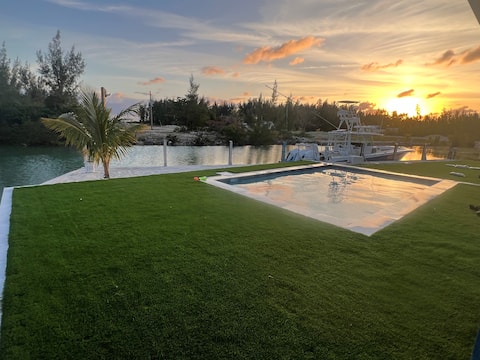 West Grand Bahama 4 Bdrm House with Dock & Pool!