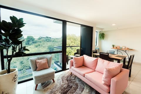 Pink Pineapple Apartment at Núcleo Sabana