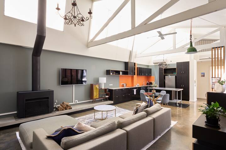 New York loft in the heart of Melbourne CBD gallery image 2