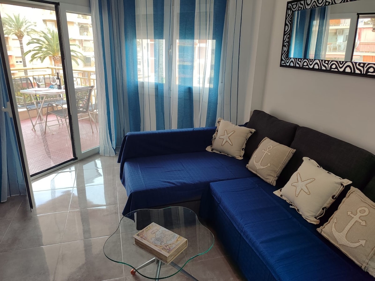 Top Airbnb: An apartment with an ocean-view terrace à Vila Seca