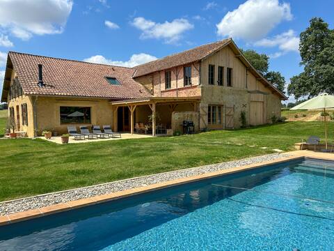 Maison Puchouaou Gîte 8 pers with private pool