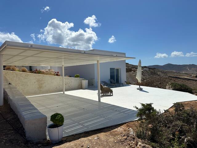 Sunset Paradise: 2 Modern Guest Rooms (sleeps 4) gallery image 2