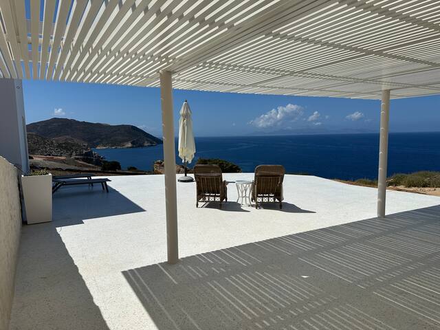 Sunset Paradise: 2 Modern Guest Rooms (sleeps 4) gallery image 4