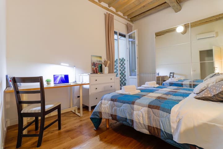 Florence Center Duomo King-size beds Jacuzzi