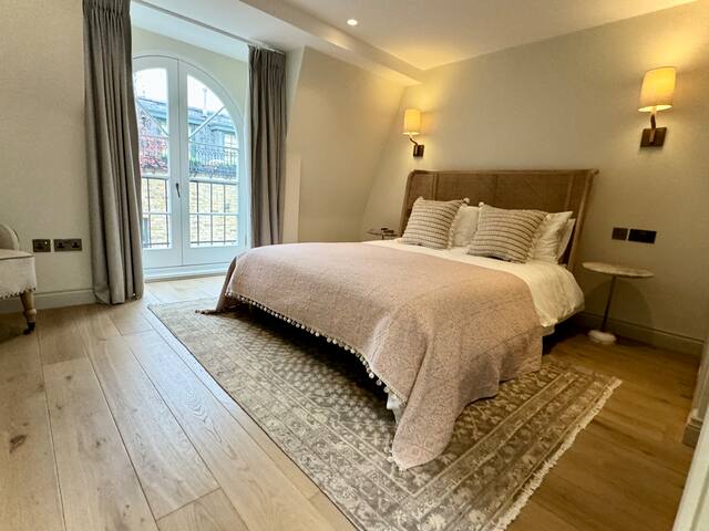 New Luxury Town House with AC gallery image 5