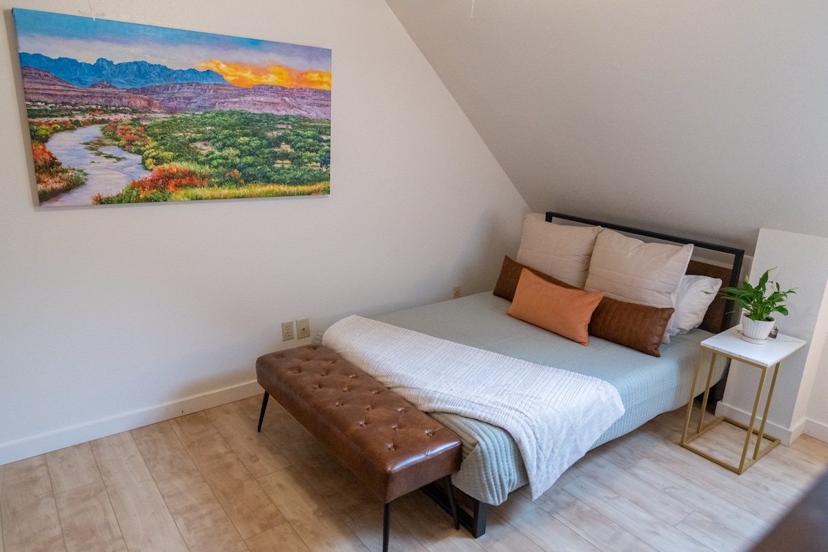 Tarrytown Treasure - 3BR 3Bath - 2nd Floor