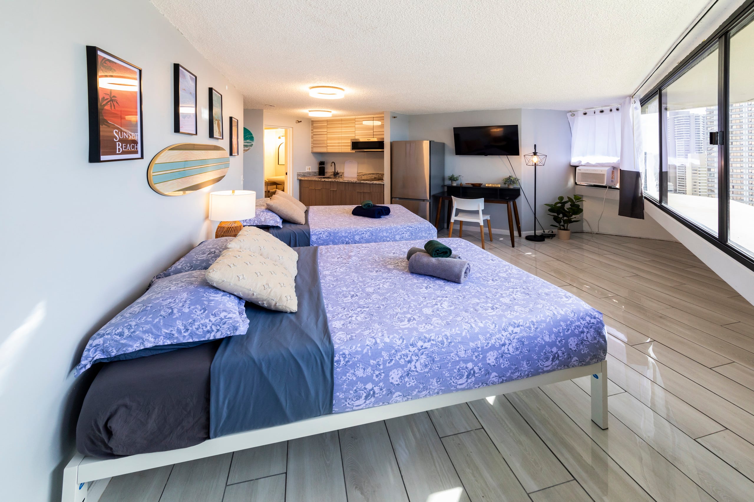 Condo in Honolulu · ★4.66 · 1 bedroom · 2 beds · 1 shared bath - Image 5