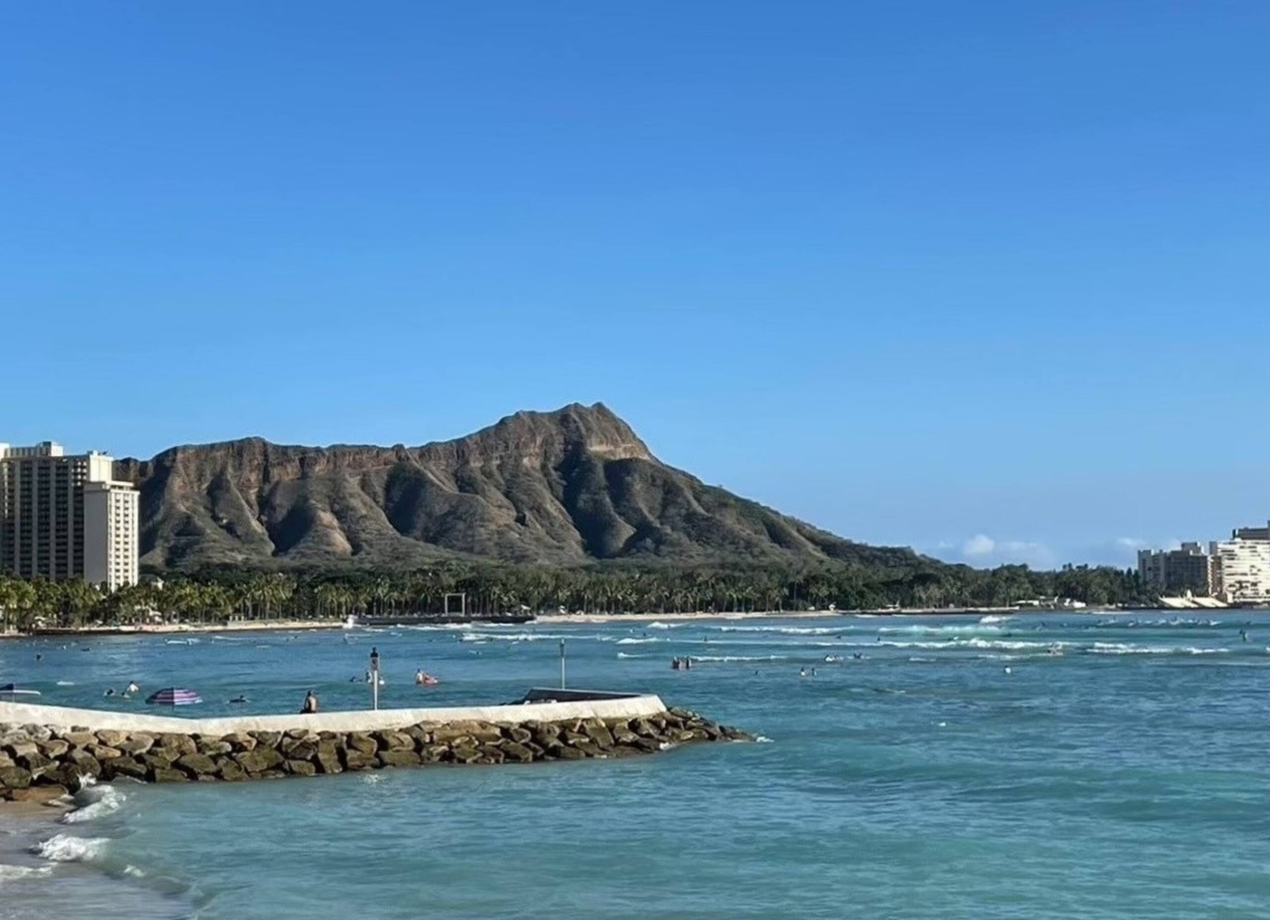 Condo in Honolulu · ★4.66 · 1 bedroom · 2 beds · 1 shared bath - Image 36