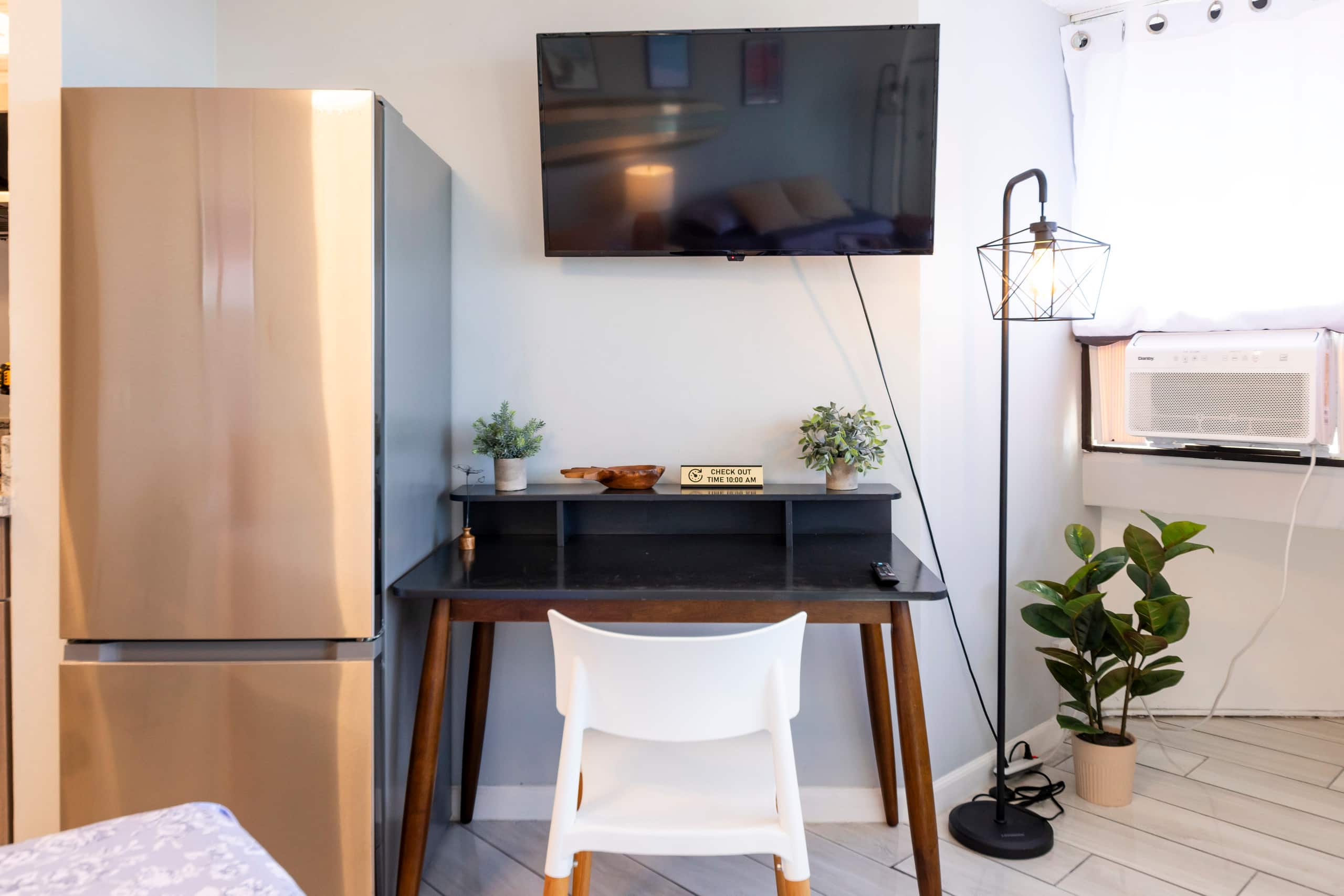 Condo in Honolulu · ★4.75 · 1 bedroom · 2 beds · 1 shared bath - Image 17