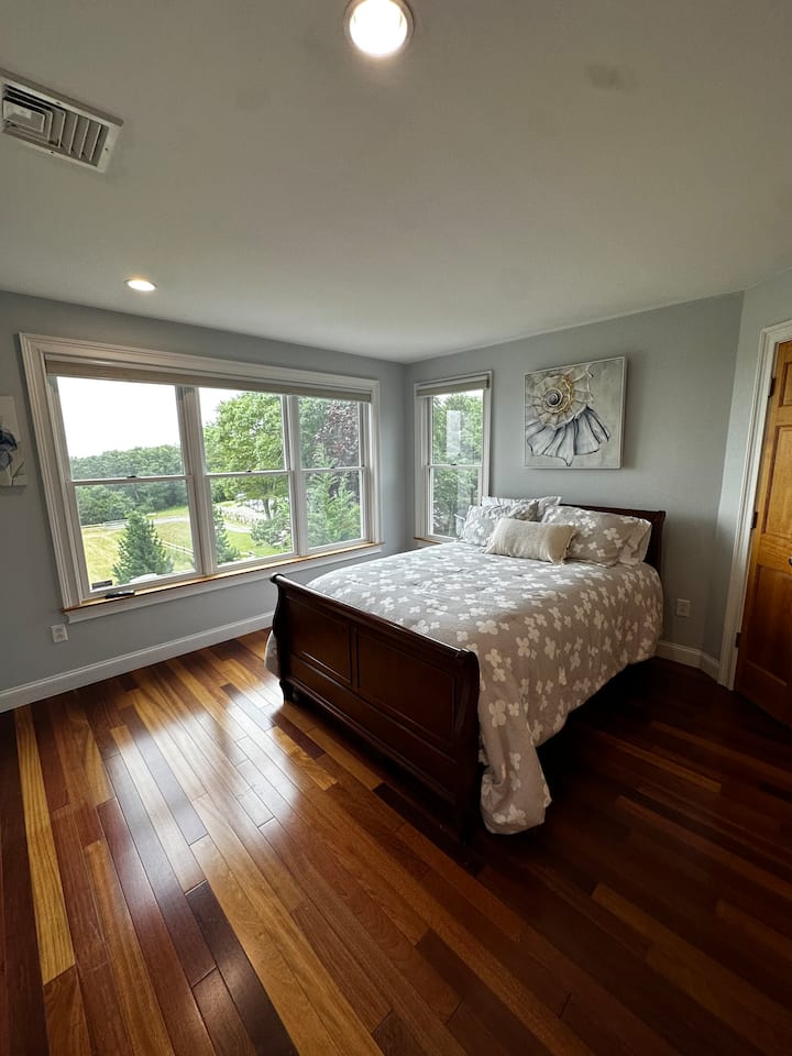 Comparte un baño estilo Jack y Jill con el dormitorio 4
