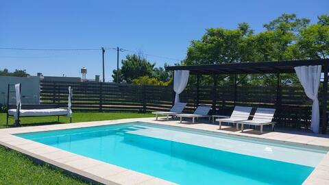 Full cottage close to poolside hot springs