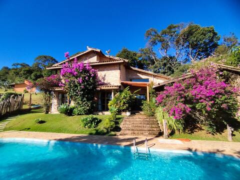 House with amazing views high on the mountain