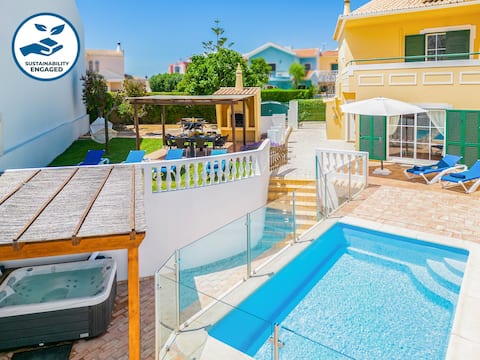 Portimão: villa with heatable pool & BBQ
