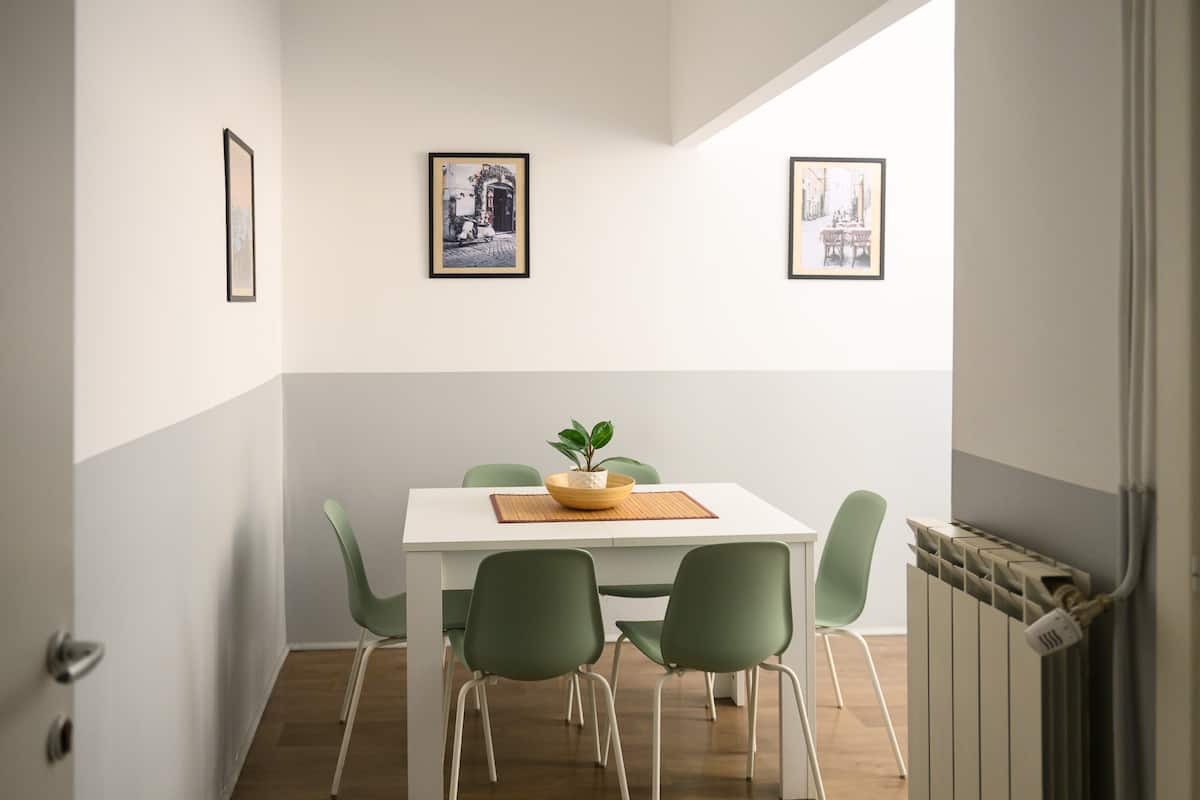 Grazioso appartamento vicino alla stazione – 3 letti, 3 bagni — Cucina completa 4 | Casa vacanze LovedHomes a Roma