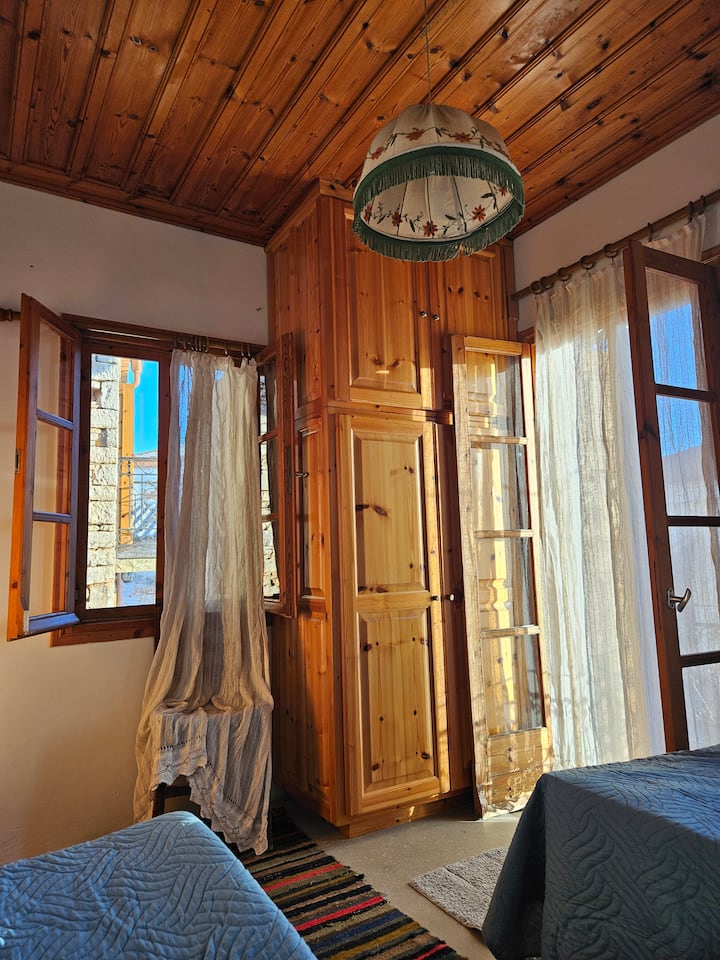 საძინებელი 1