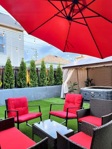 Movie Room, Sauna, Garden Oasis in Central Manor