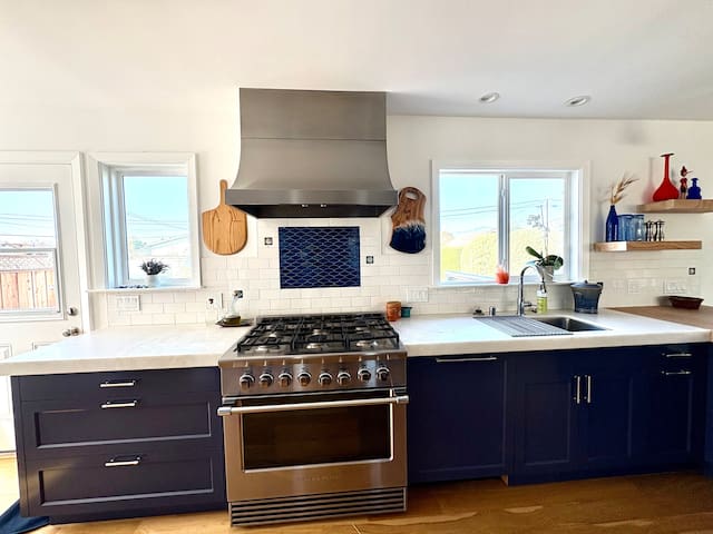 Home near downtown Half Moon Bay and beaches