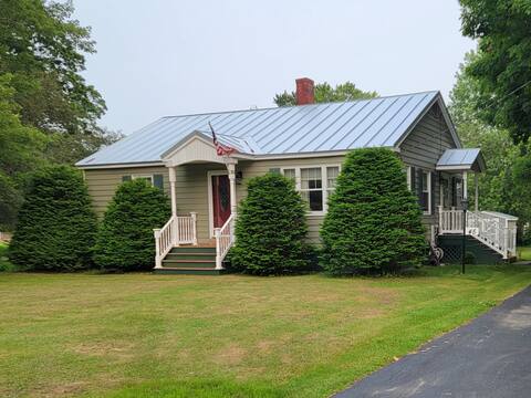 Adorable rental close to the fun
