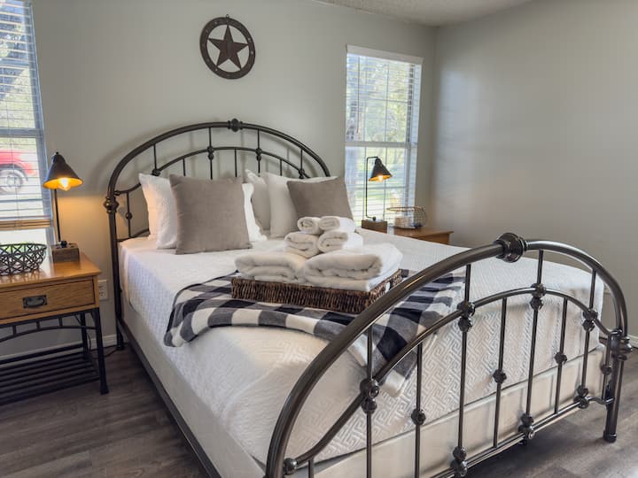 საძინებელი 1