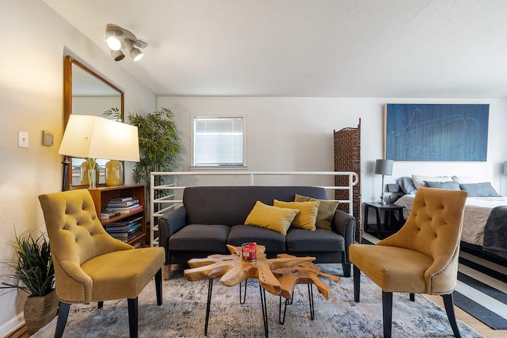 Sunny Corporate Rental In Trendy Valencia Corridor - San Francisco