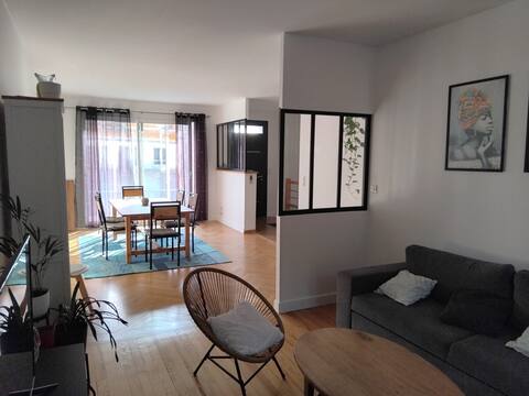 4 bedroom house in Saintes center